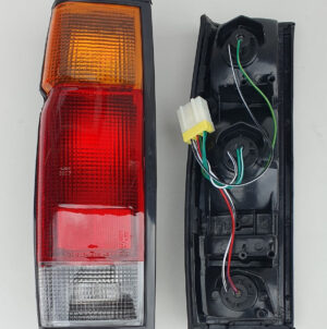 Lampa 215-1926 tył Navara D21