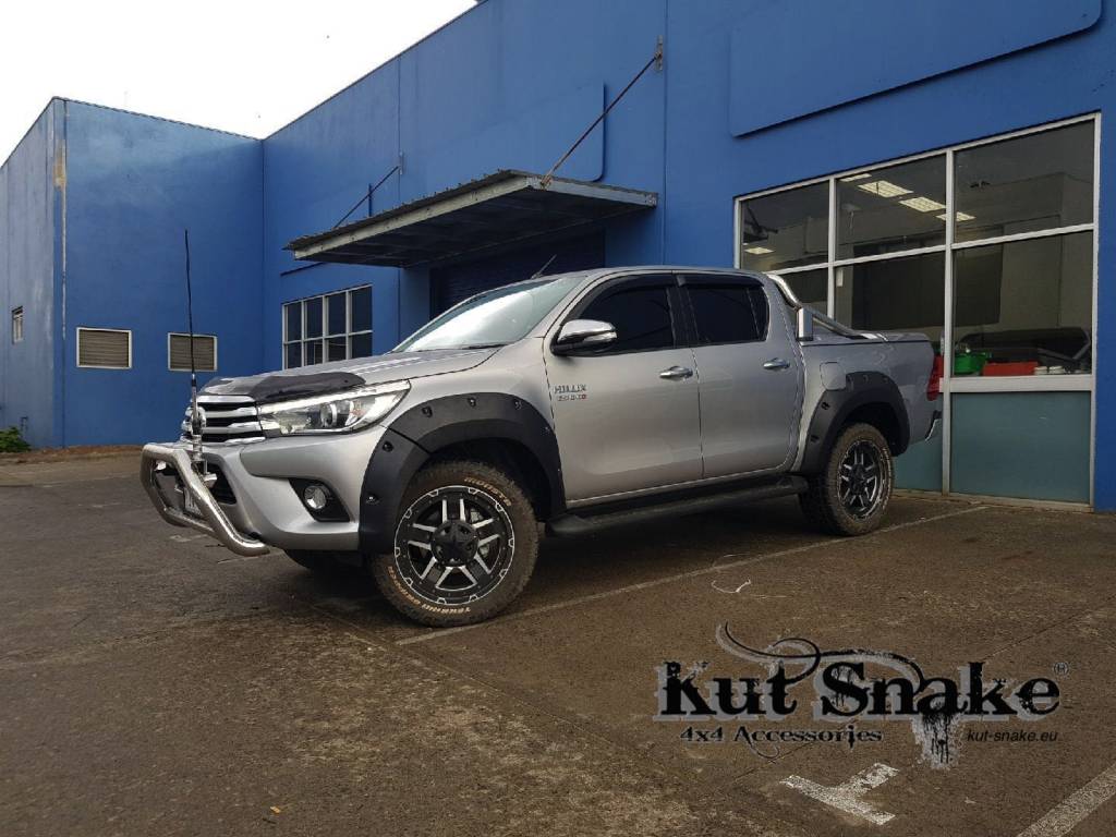 hilux2017-1.jpg