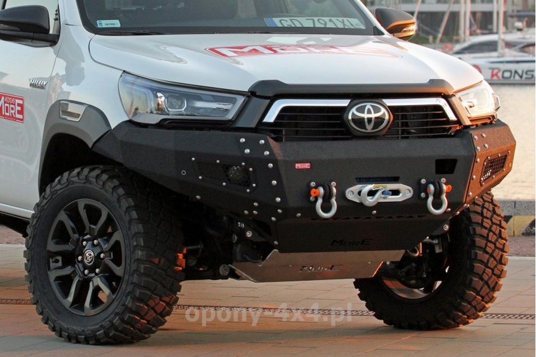 zderzak-przedni-stalowy-toyota-hilux-revo_I_ROCO_Z020_MO.jpg