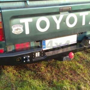 Zderzak Toyota Hilux 98-05 tył R